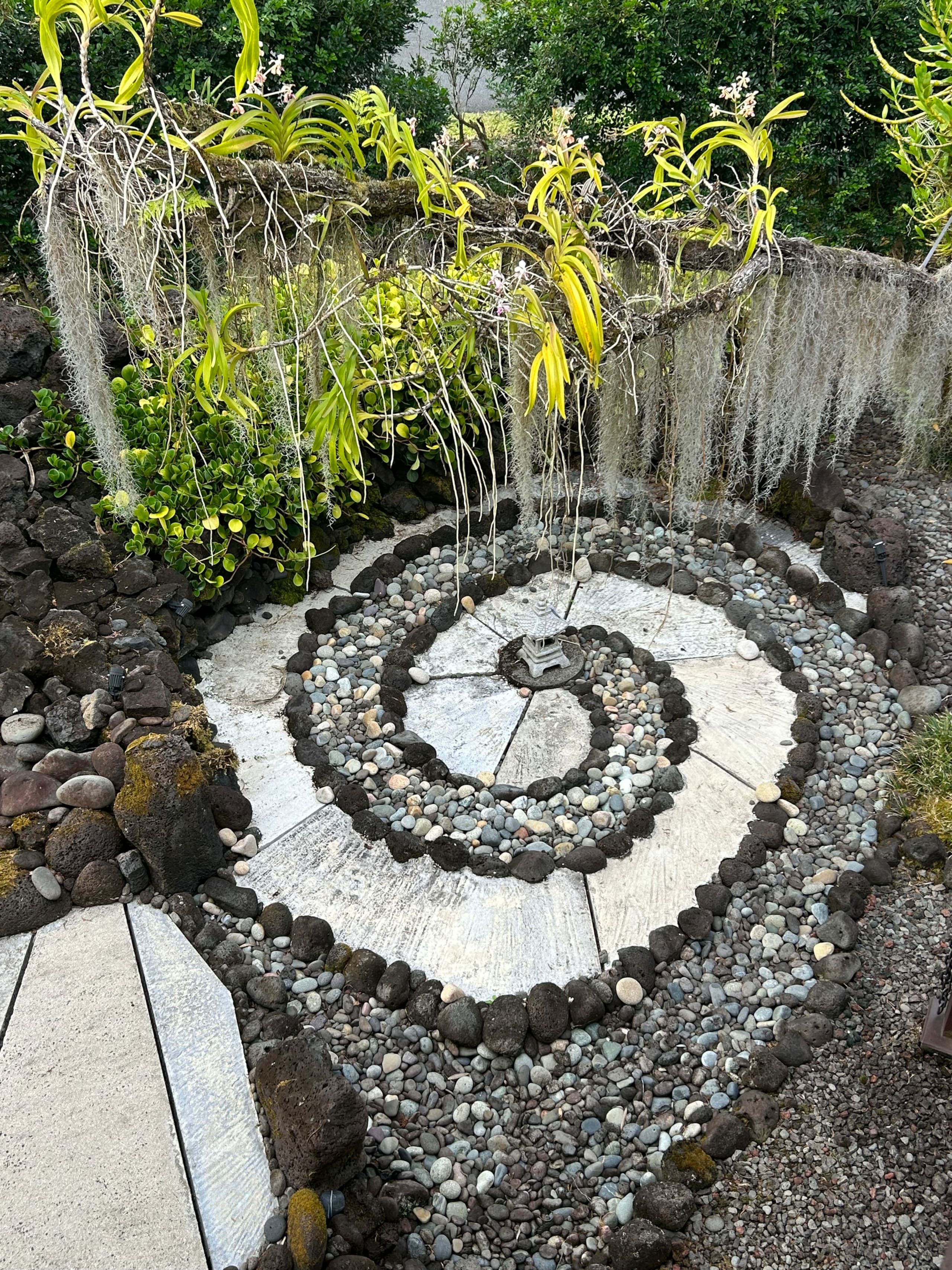 Home in Hilo · ★4.9 · 1 bedroom · 2 beds · 1 bath - Image 3