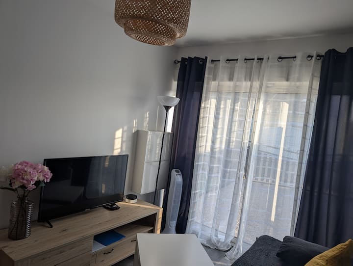 Cozy Studio Proche Chambly, Le Pied-à-terre Idéal - Cauvigny