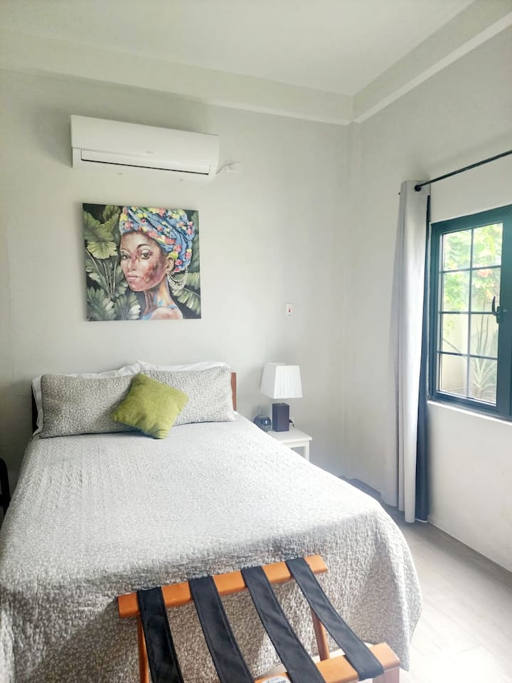 The Owlet 3 | Modern 1br Off Ariapita Ave (3 Of 5) - Trinidad e Tobago