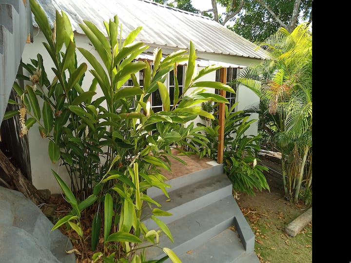 Hershy B's -'The Cottage' - Jamaica