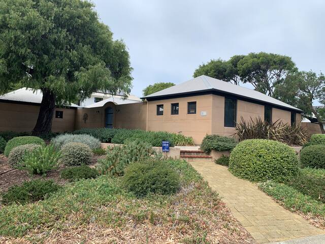 Casa Di Terra – A Mediterranean Escape