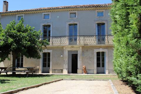 Domaine des Lions - charming country house