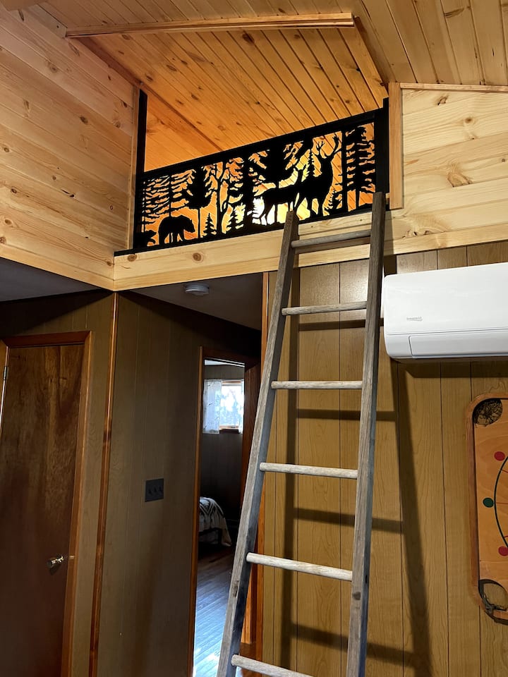 Cozy 2br +Sleeping Loft Cabin  In Laurel Highlands - Donegal, PA
