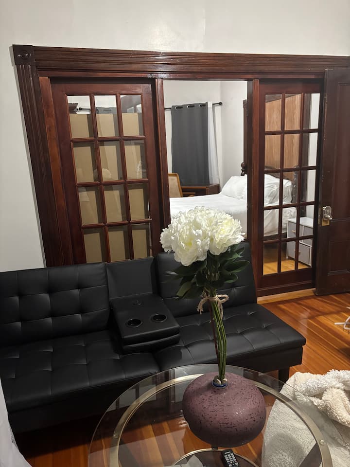 Nice, Quiet  Downtown/parking/rail Station Apt 1 - Framingham, MA
