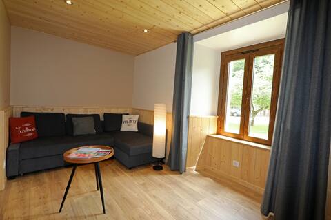 Airbnb performant: Cozy 2 person apartment *Terrace *Close to Luz à Luz Saint Sauveur