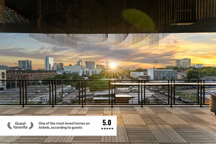 Inn Cahoots | 10BR Pool + Roof Deck | Downtown 6th