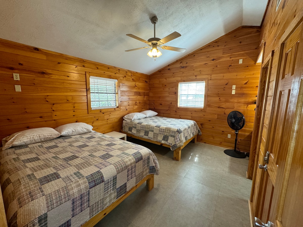 Luego Bedroom - 2 Queens