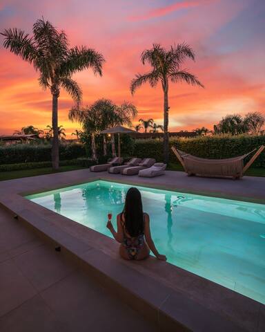 TAF All Villas Beachfront – Three Bedroom &TESLA i gallery image 5