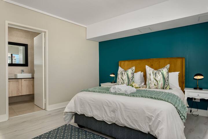 Power Backup-Next to Mall-WatersEdge 2-Bedroom Apt gallery image 4