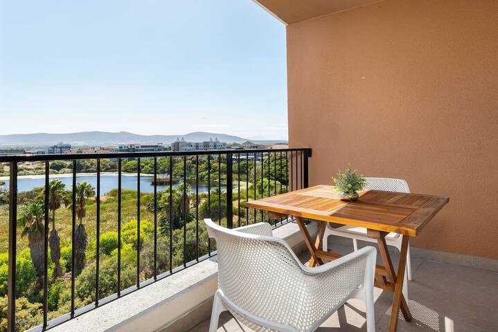 Power Backup-Next to Mall-WatersEdge 2-Bedroom Apt gallery image 2