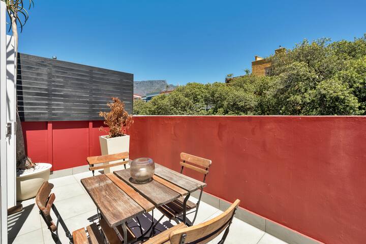 Stylish 4-Bedroom house – NO load shedding. gallery image 2