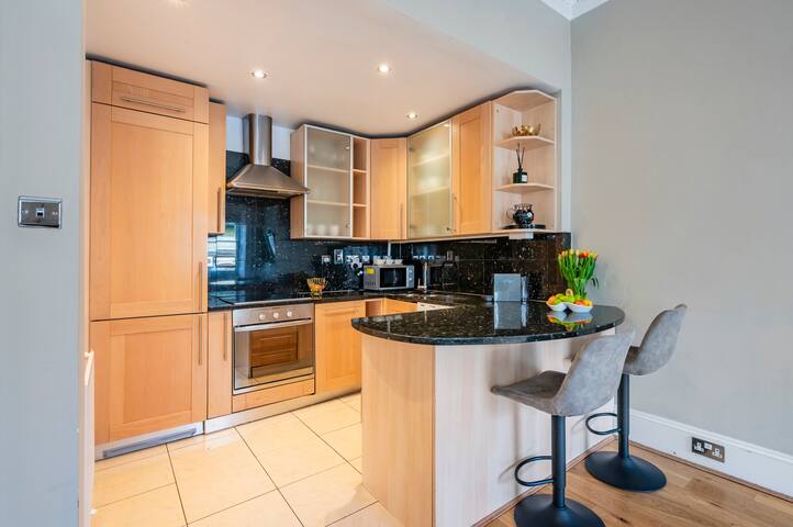 Spacious 2Bedroom with Terrace – Hyde Park gallery image 4