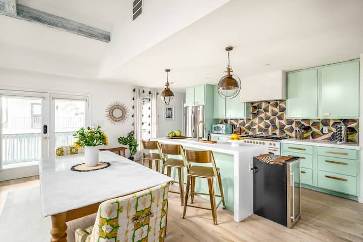 Penthouse Lux - Stylish Designer Oasis By Piedmont - Atlanta, GA