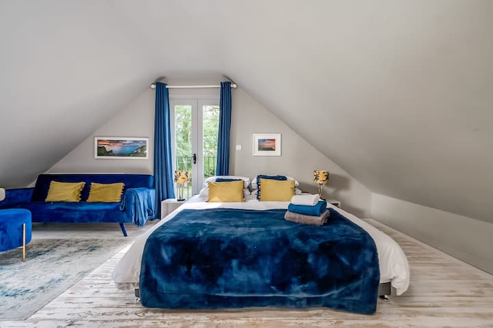 Loft Conversion - King Bed- Perfect For Couples - Antrim
