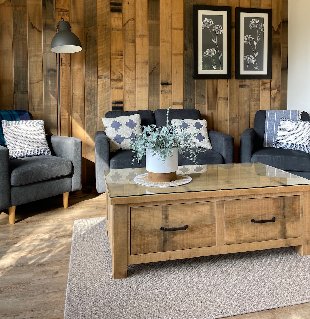 Top Airbnb: Retreat at picturesque Bundaleera Vineyard in Tasmania