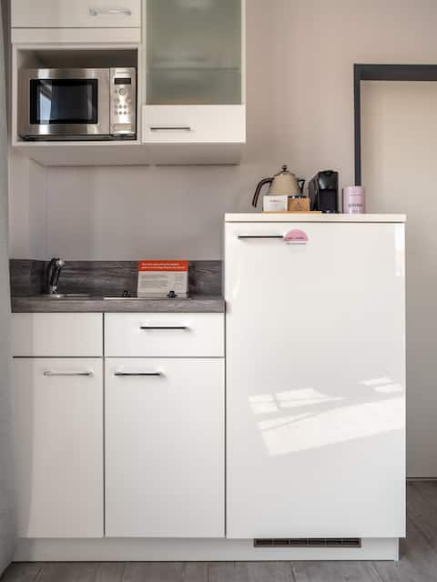 Popular Airbnb listing: Numa | Medium Studio with Kitchenette & Workspace in Bockenheim
