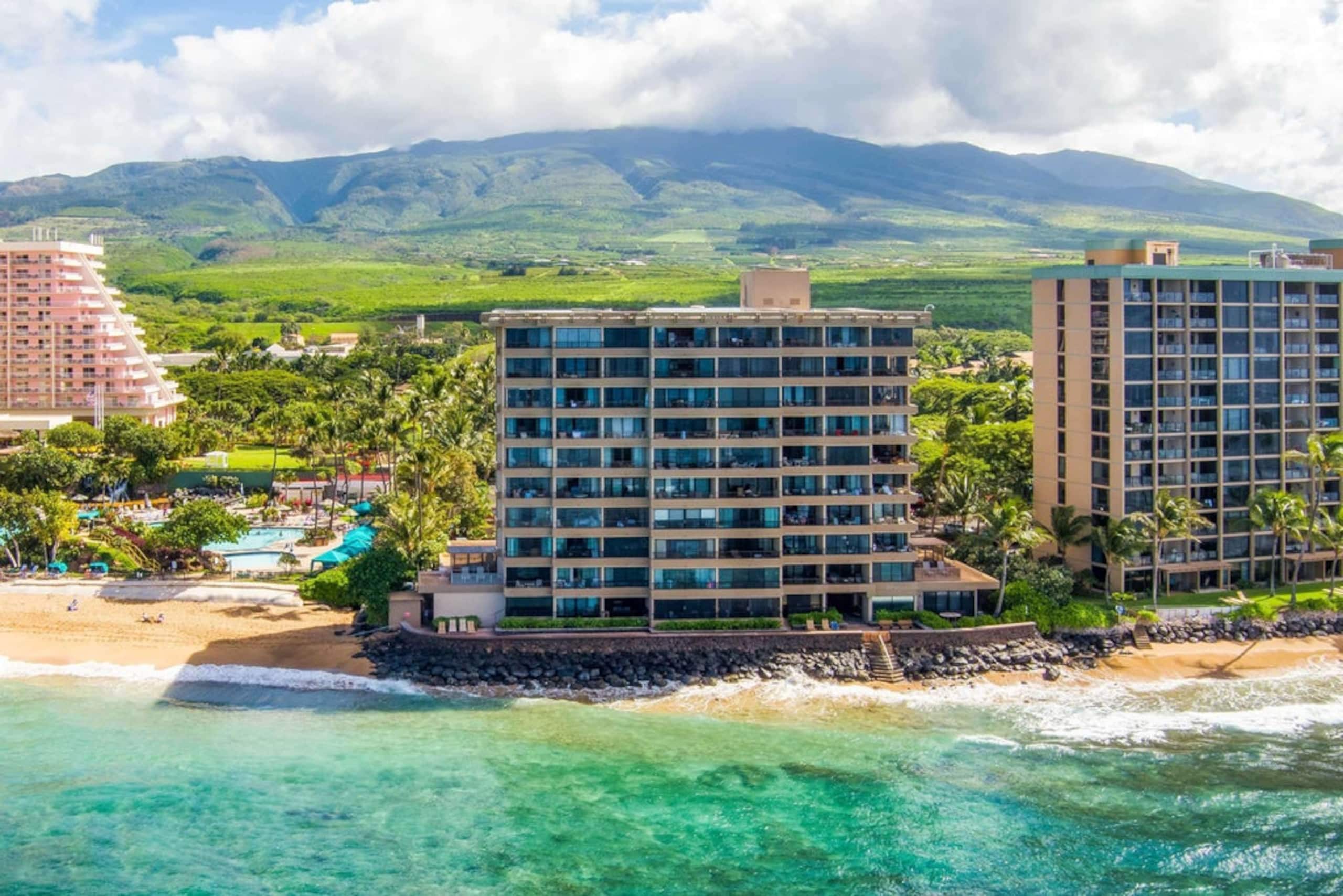 Condo in Lahaina · ★4.83 · 1 bedroom · 2 beds · 1 bath - Image 12