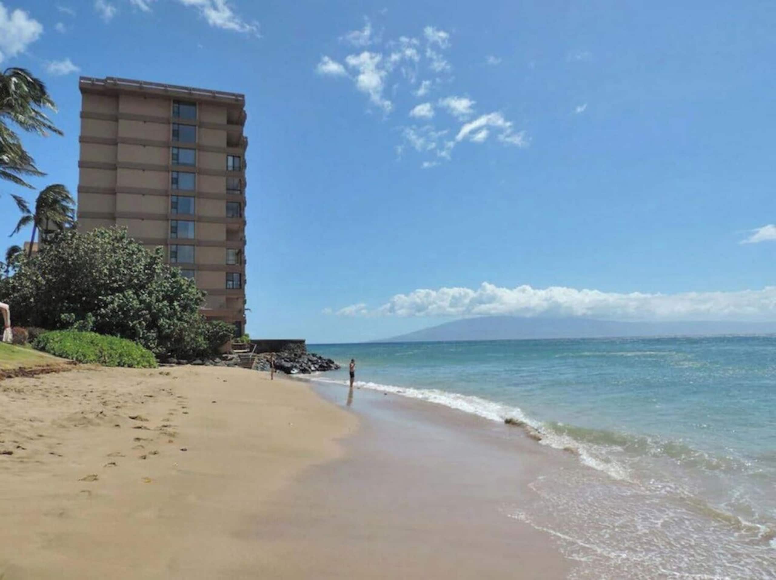 Condo in Lahaina · ★4.83 · 1 bedroom · 2 beds · 1 bath - Image 23