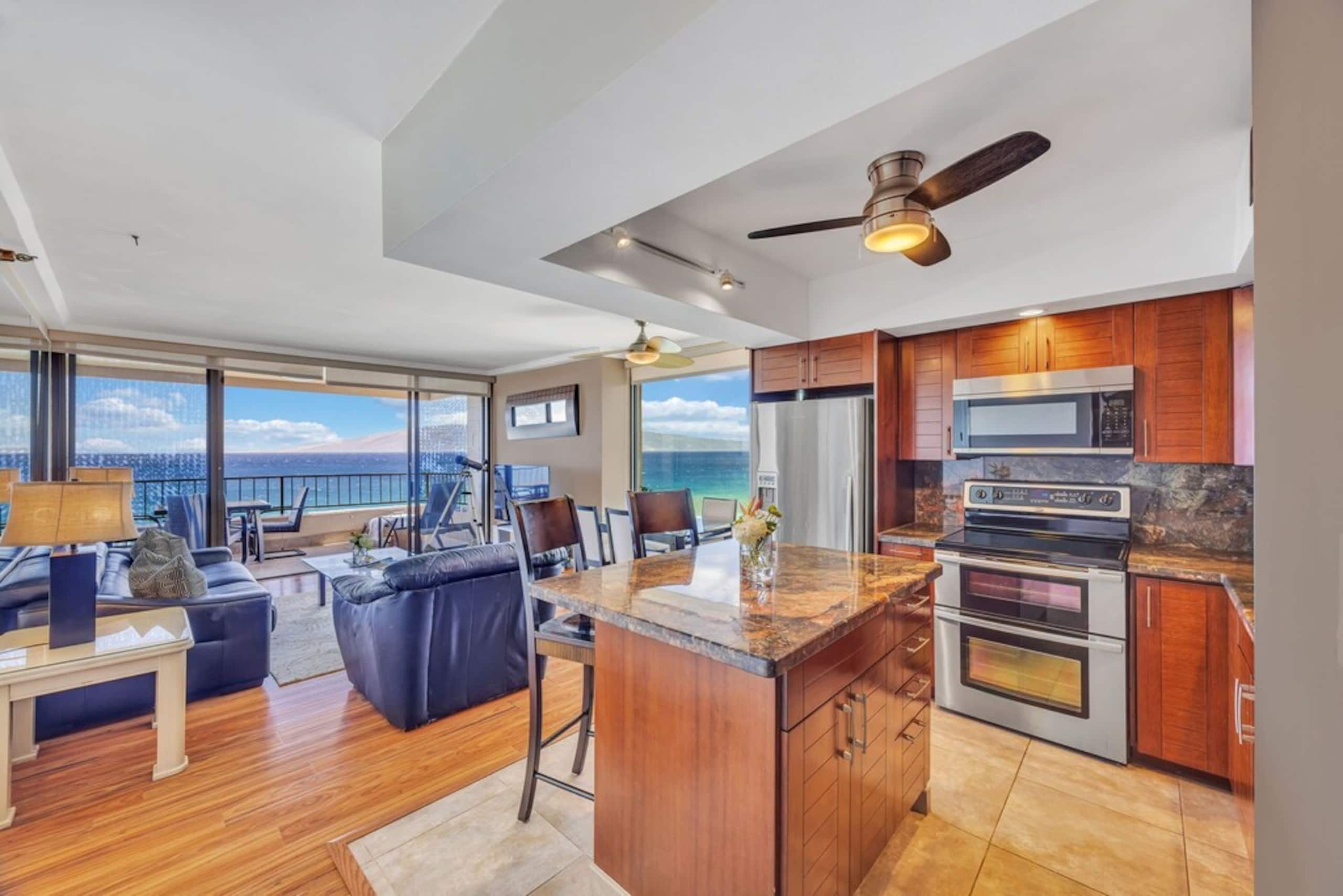 Condo in Lahaina · ★4.83 · 1 bedroom · 2 beds · 1 bath - Image 3