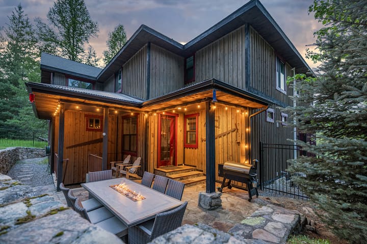 Private chalet on golf course 5 min to Silver mntn