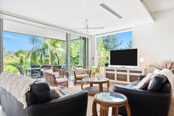 Stunning 2 Bedroom Poolview Penthouse