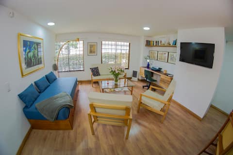 Top Airbnb: 103 Cosy apartment Ideal for remote working family en Usaquén