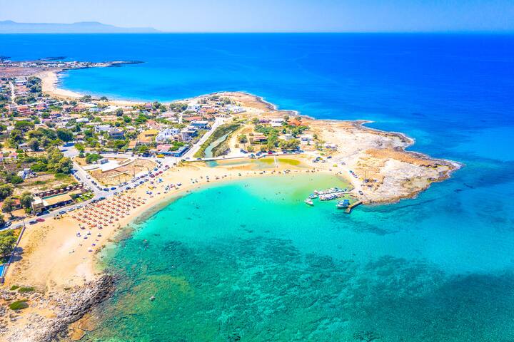 3′ to Beach / Luxury Villa with Private Pool gallery image 5