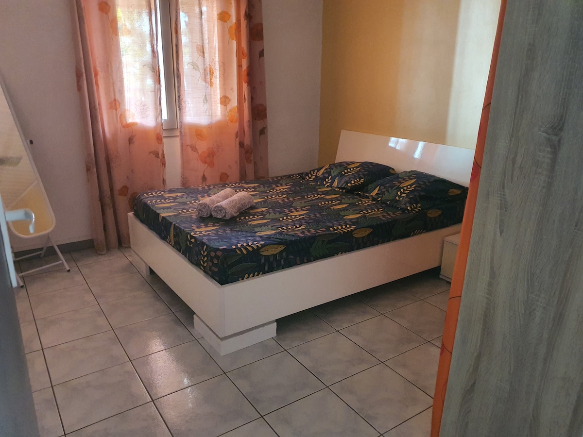 Segundo dormitorio: 1 cama de matrimonio