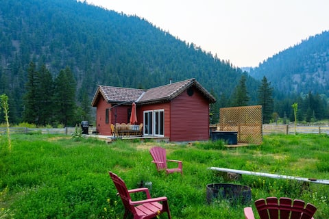 Deadman Acres Farmhouse - Rural Farmstay