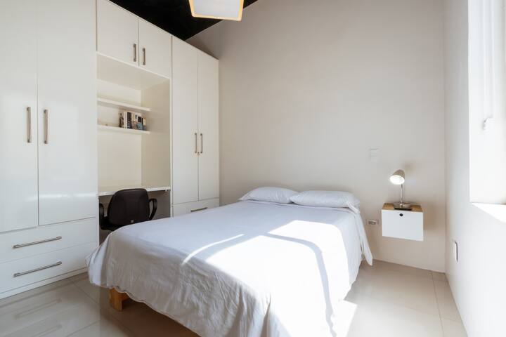 Roma Norte • Casa 5 recámaras con terraza y patio gallery image 2