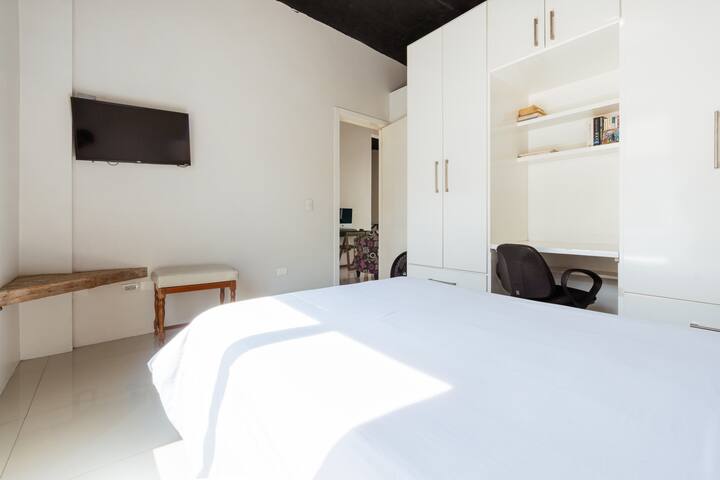 Roma Norte • Casa 5 recámaras con terraza y patio gallery image 3