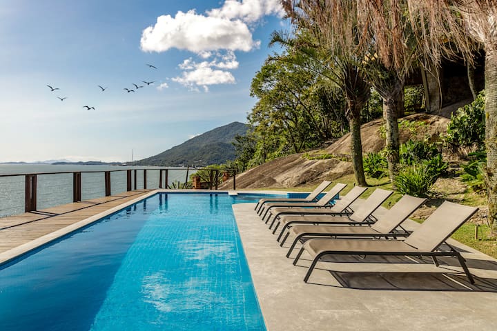 FloripaTemporada managed Airbnb listing 1