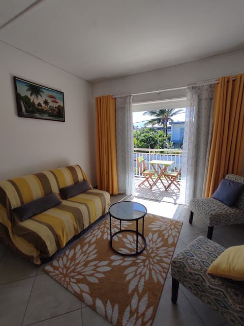 Top performing Airbnb: Large 1-bedroom apartment 150 m from the beach in Saint Pierre