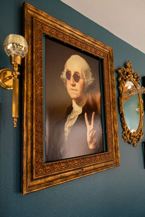 Large Home, 2 King Beds, HotTub, Air Hockey, Games