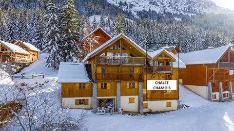 Alpe Huez Oz 180m gondolas Jacuzzi up to 13 beds