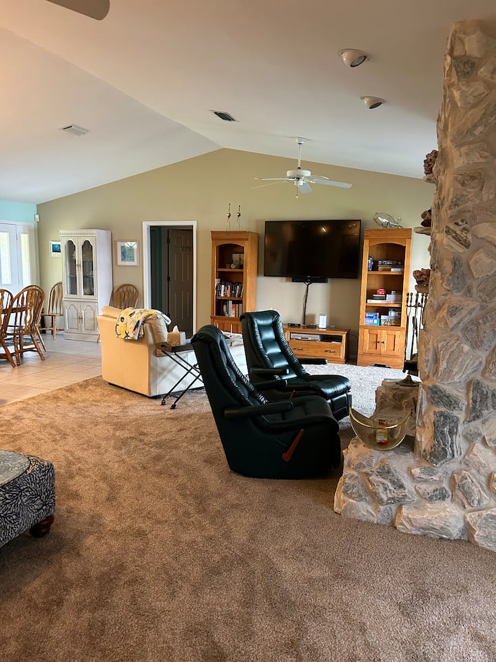 Manatee Manor 3/2 House On Lake Sebring! - Sebring