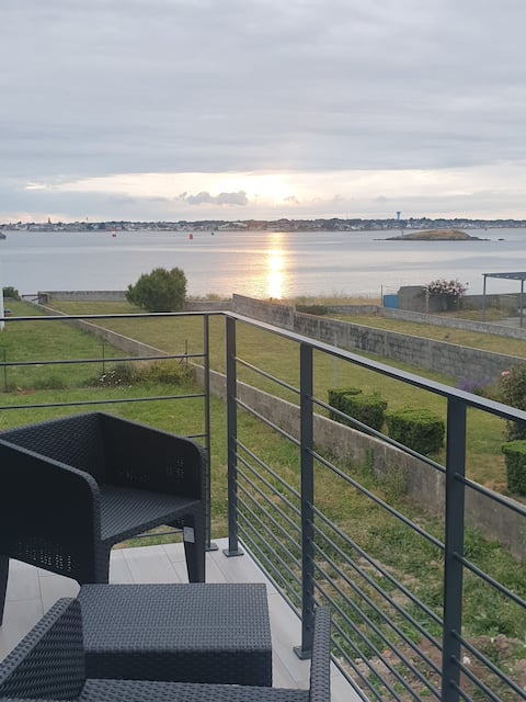 Villa for 6 people with spa overlooking the sea