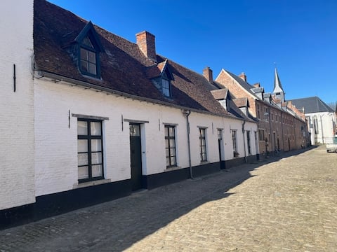 "In den stillen Hof" - "Begijnhofwoning"