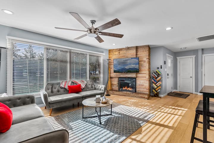 Bespoke Bungalow W/ac, Fenced Yard, W/d, 4 Smart Tvs, Fast Wi-fi On Forest Ave - フラッグスタッフ, AZ