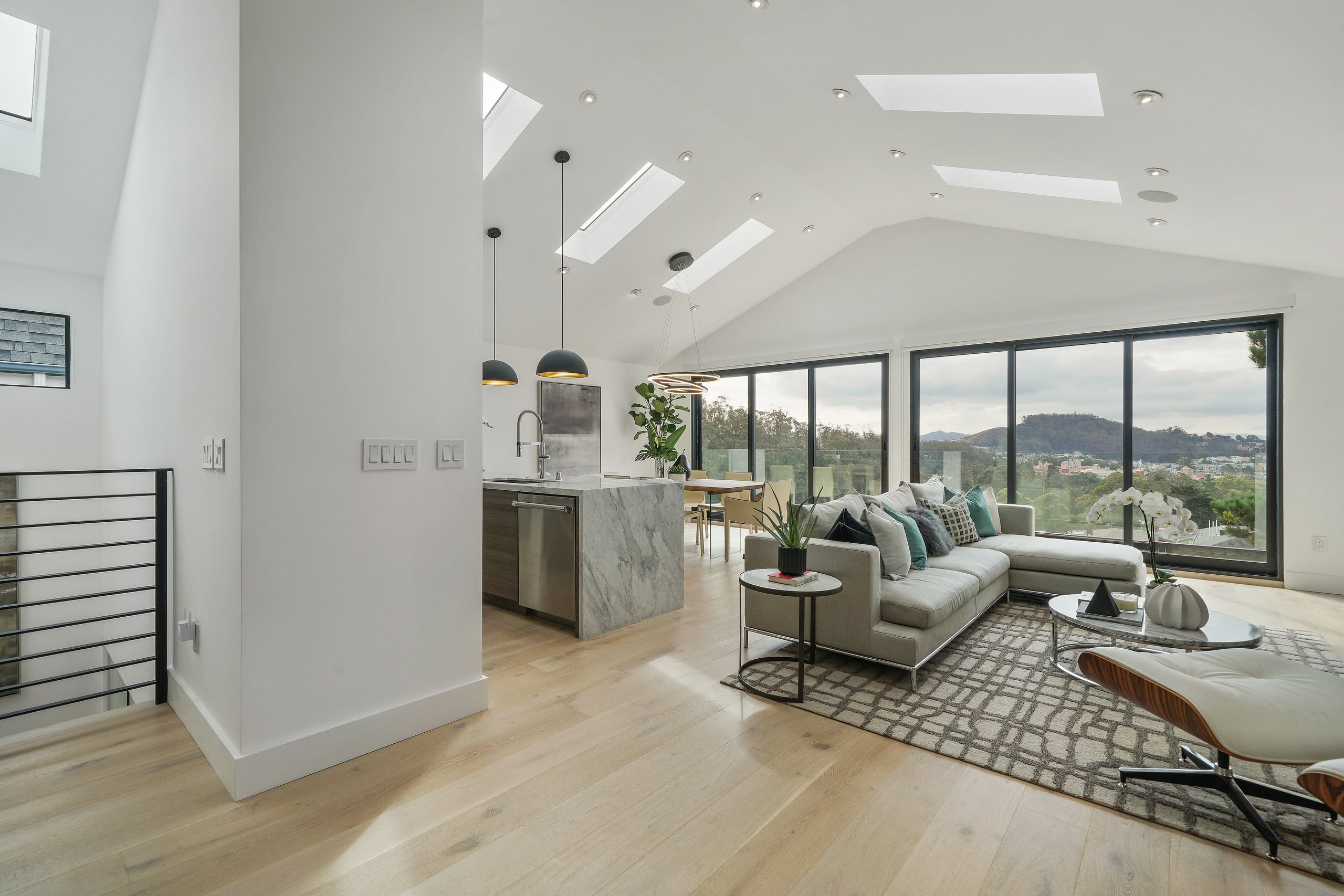 Home in San Francisco · ★4.93 · 4 bedrooms · 5 beds · 3 baths - Image 5