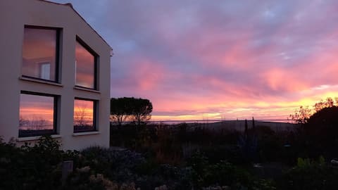 La Petite-Lighthouse | Modern & Amazing views