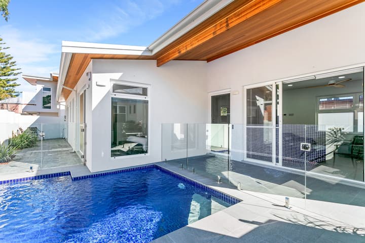 Luxury Pool Villa 3 King Bed Suites Walk To Beaches And Fremantle City - Fremantle