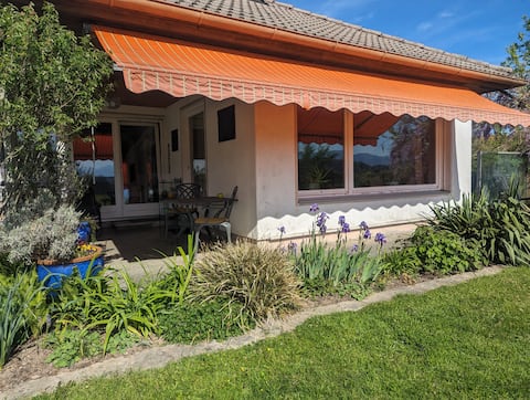 Bungalow in a unique location, dog-friendly.