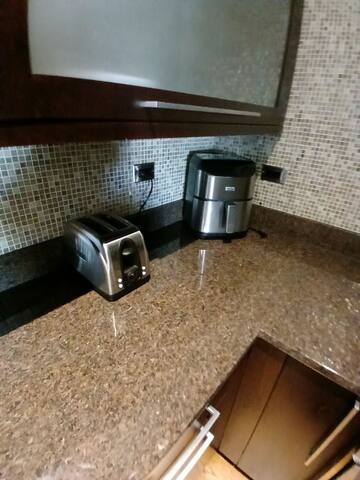 4 Bedroom in Wrigley Rooftop Building-Grand Slam gallery image 3