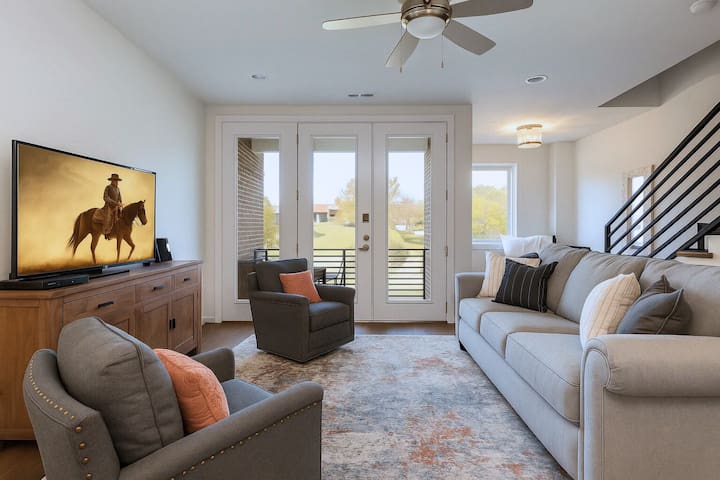 Nashville Star | Ultra Luxe + Prime Location