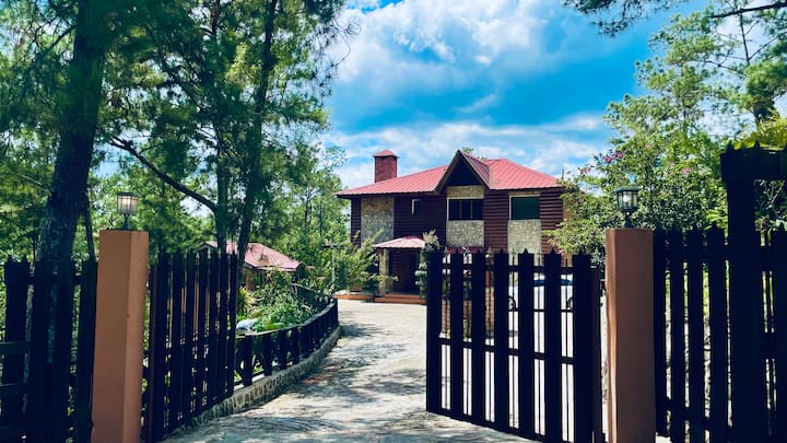 Villa in the Mountains, BBQ, Campfire and Billiards