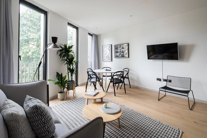 Brilliant Oxford Circus Triplex -Netflix&Nespresso gallery image 2