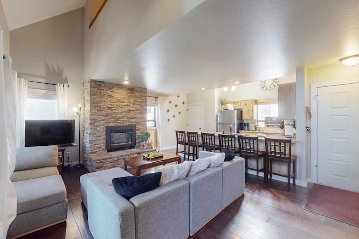 Ski In/ski Out Cozy Condominium - Angel Fire