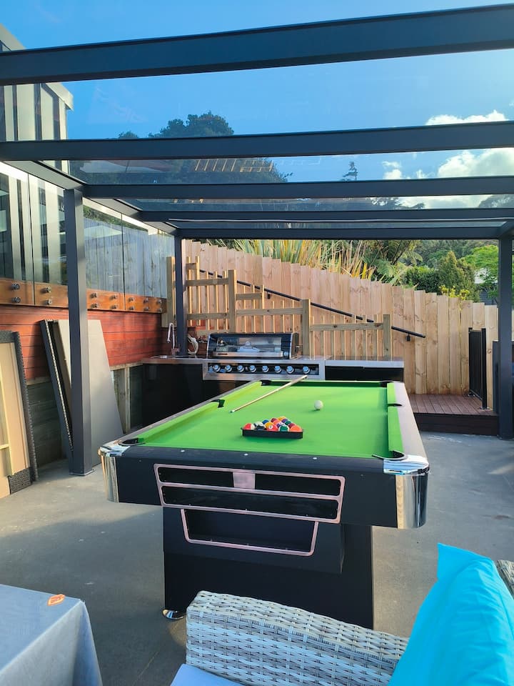 Tawa 1br Apt |Pool Table, Fast Wi-fi, Train To Cbd - Wellington