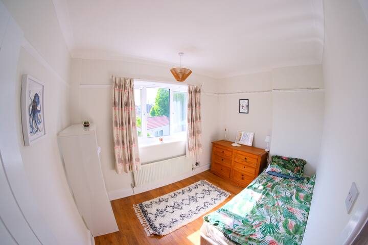 غرفة النوم 2